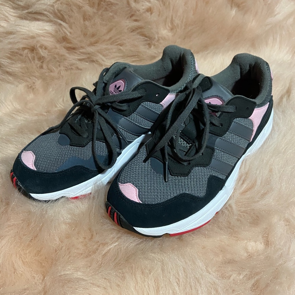 Yung-96 J adidas grey sneakers W 6.5